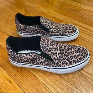 Women’s Slip On Vans Animal Print size 8